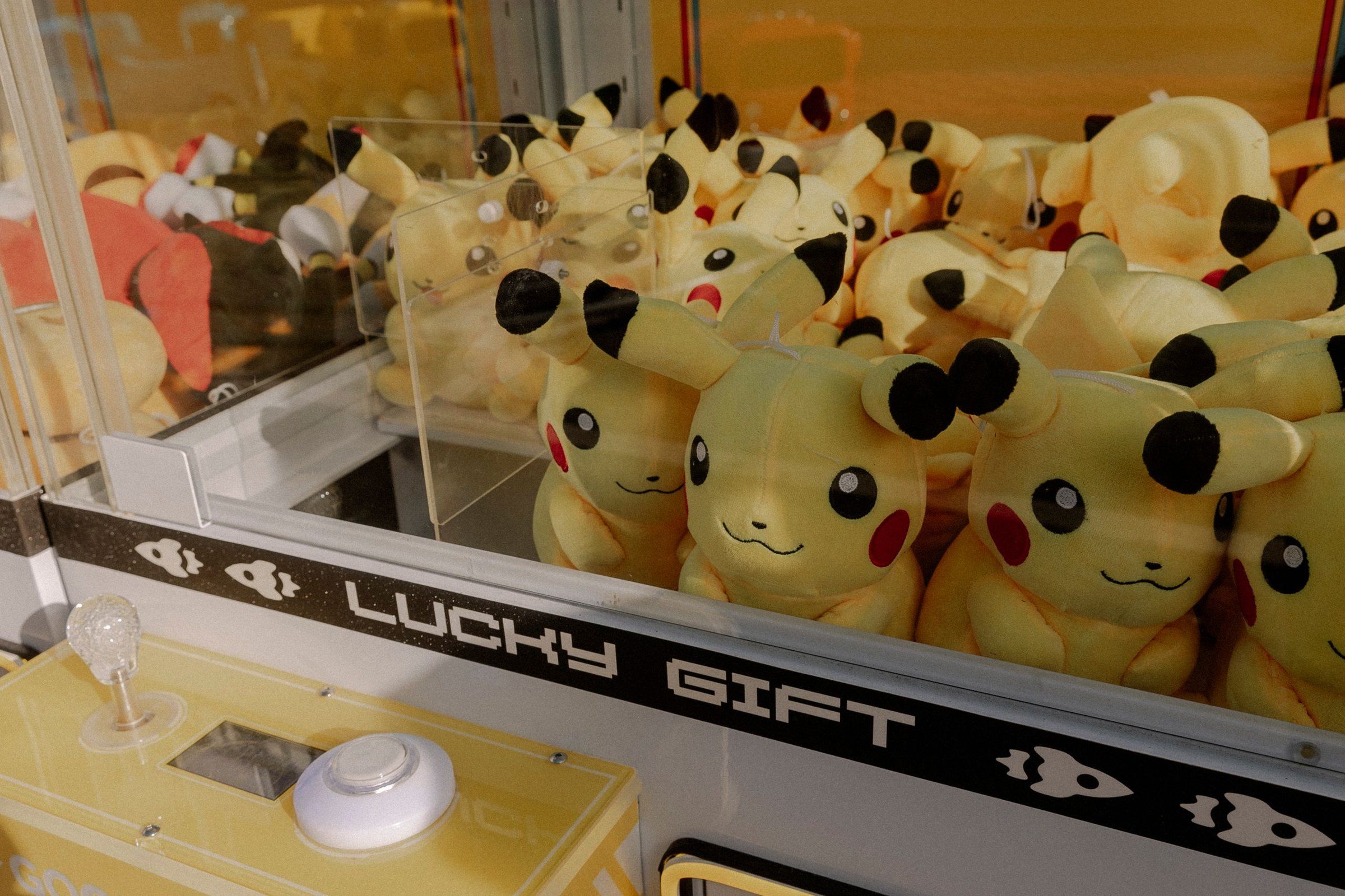 Lanssorien, Pokémon Dragon et Spectre de type Furtif